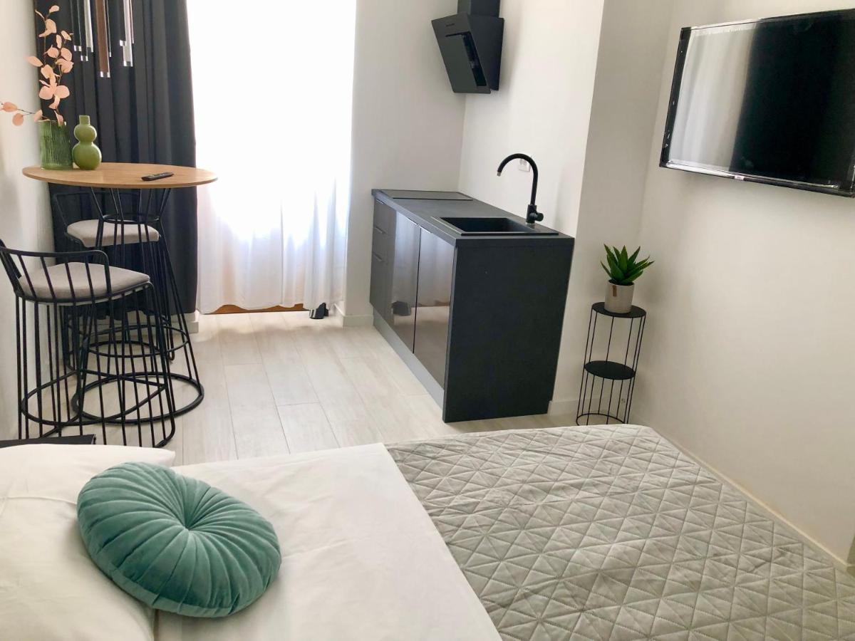 Hedone City Luxury Apartments With Free Parking Pula Exteriér fotografie